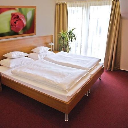 Promedicum Panzio Hotel Veszprem Exterior photo