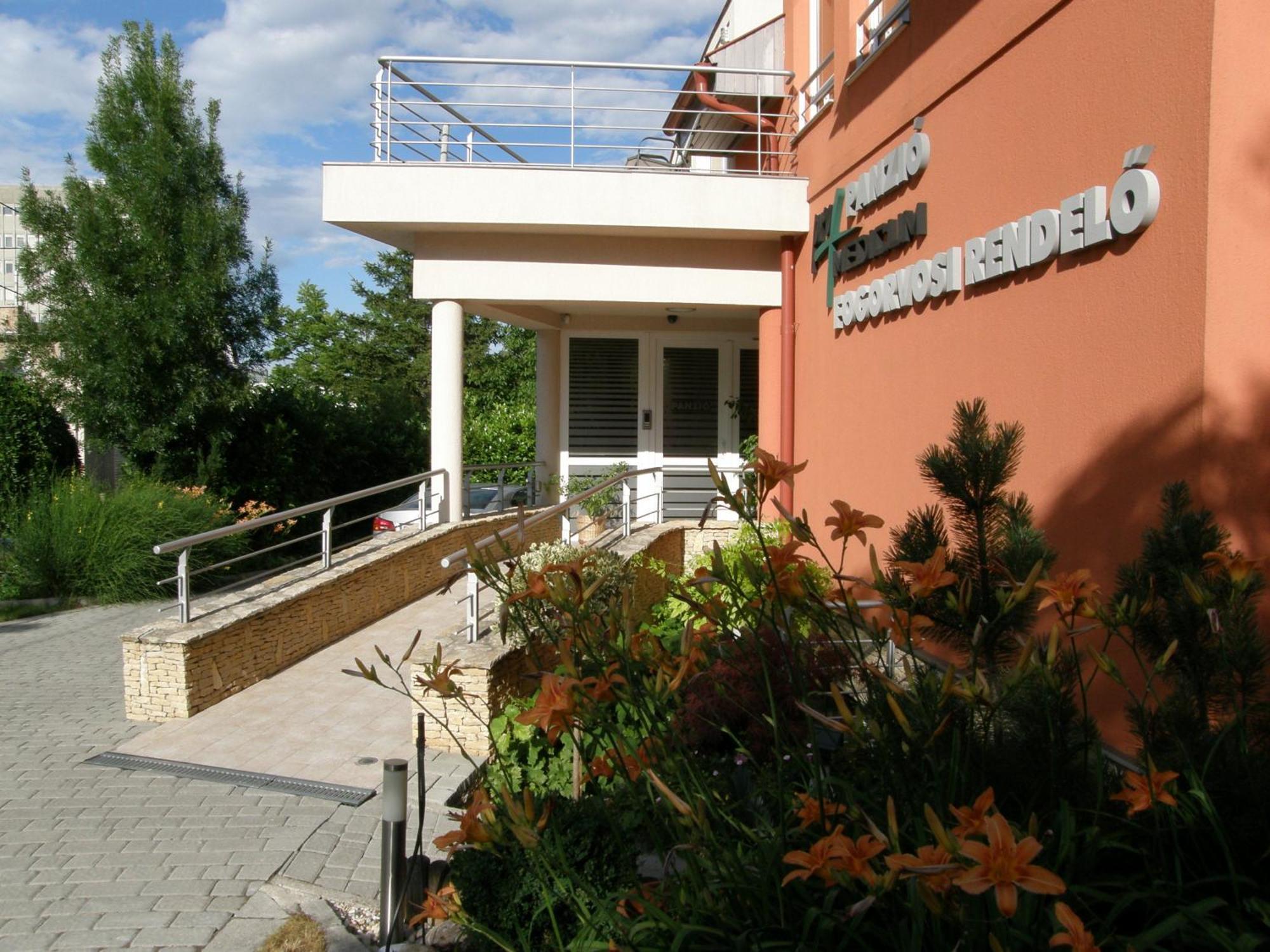 Promedicum Panzio Hotel Veszprem Exterior photo